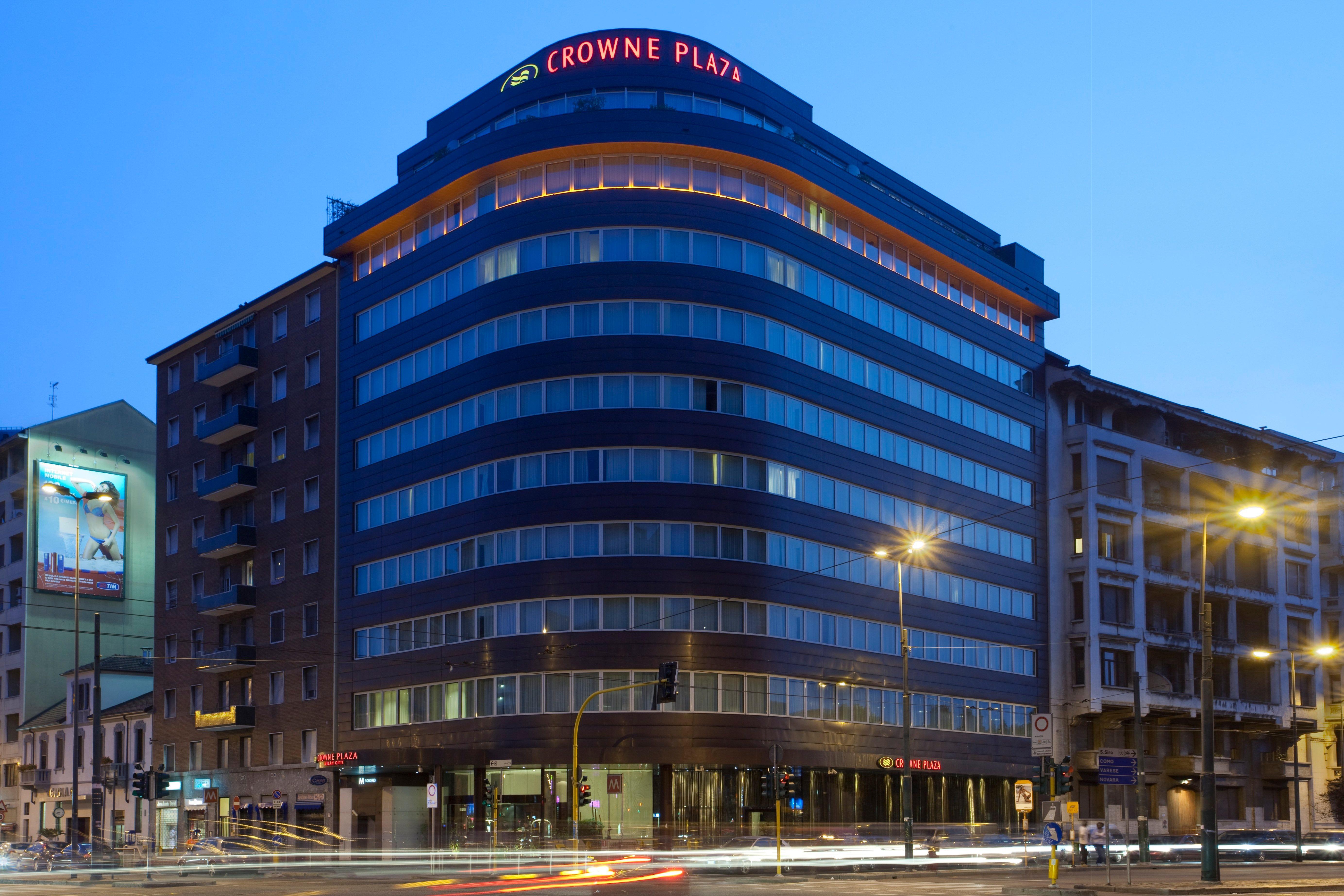 Crowne Plaza Milan City By Ihg Bagian luar foto