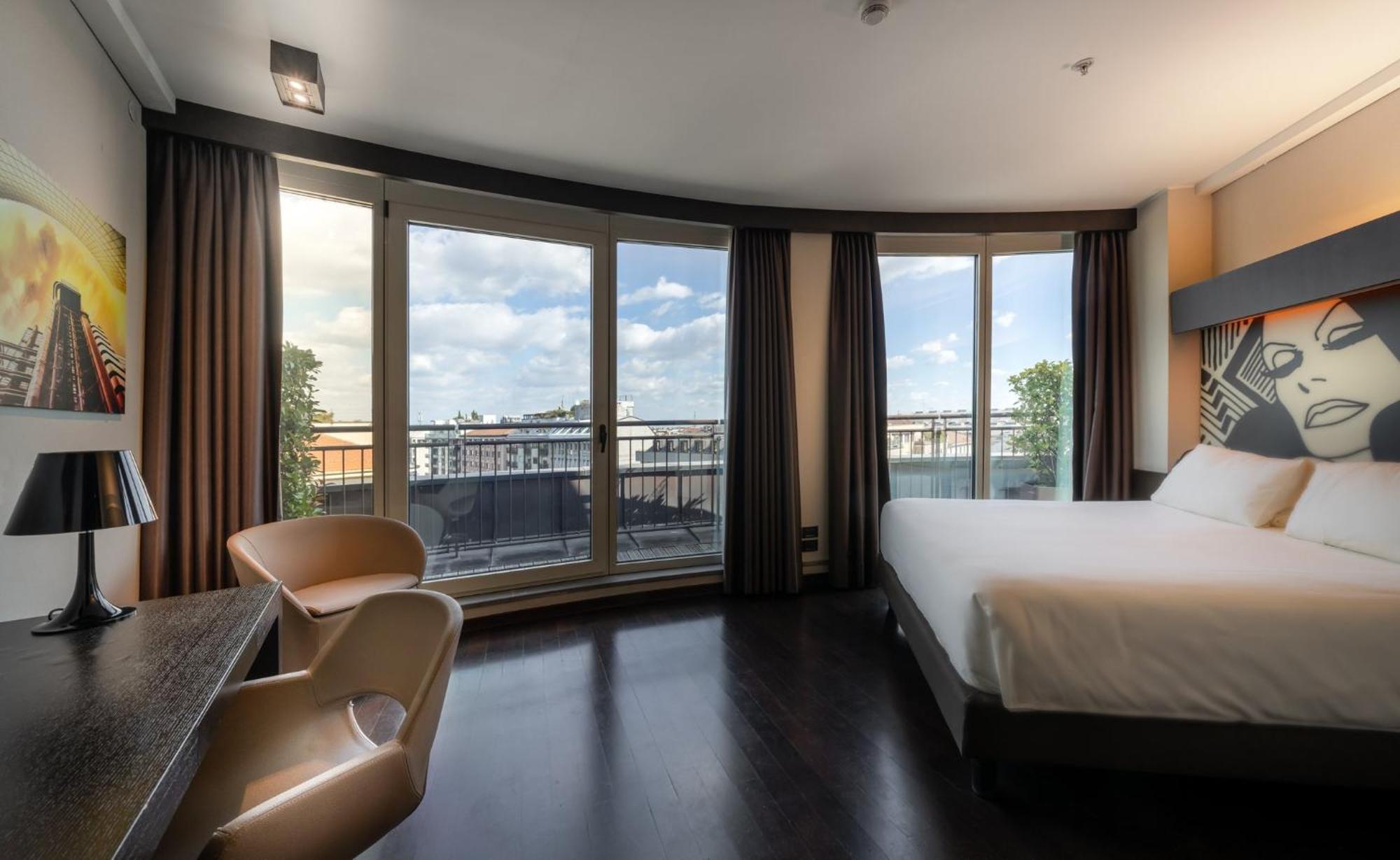 Crowne Plaza Milan City By Ihg Bagian luar foto